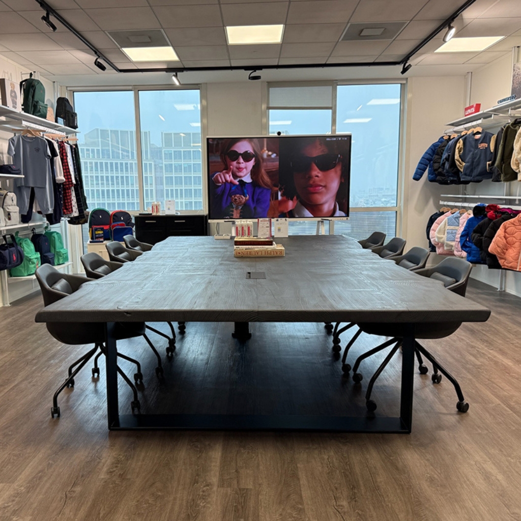 Table de réunion et de conférence en cèdre brulé Shou Sugi Ban – Image 2