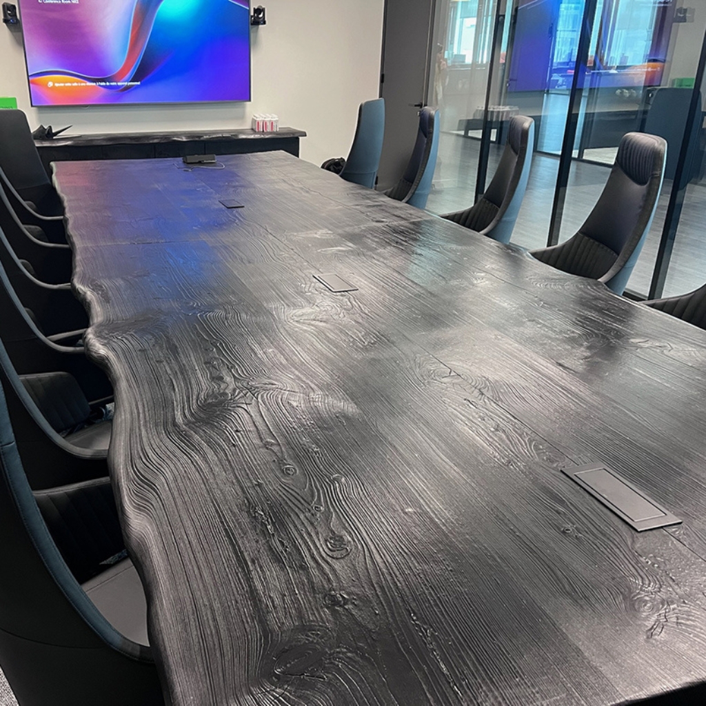 Table de réunion et de conférence en cèdre brulé Shou Sugi Ban – Image 4