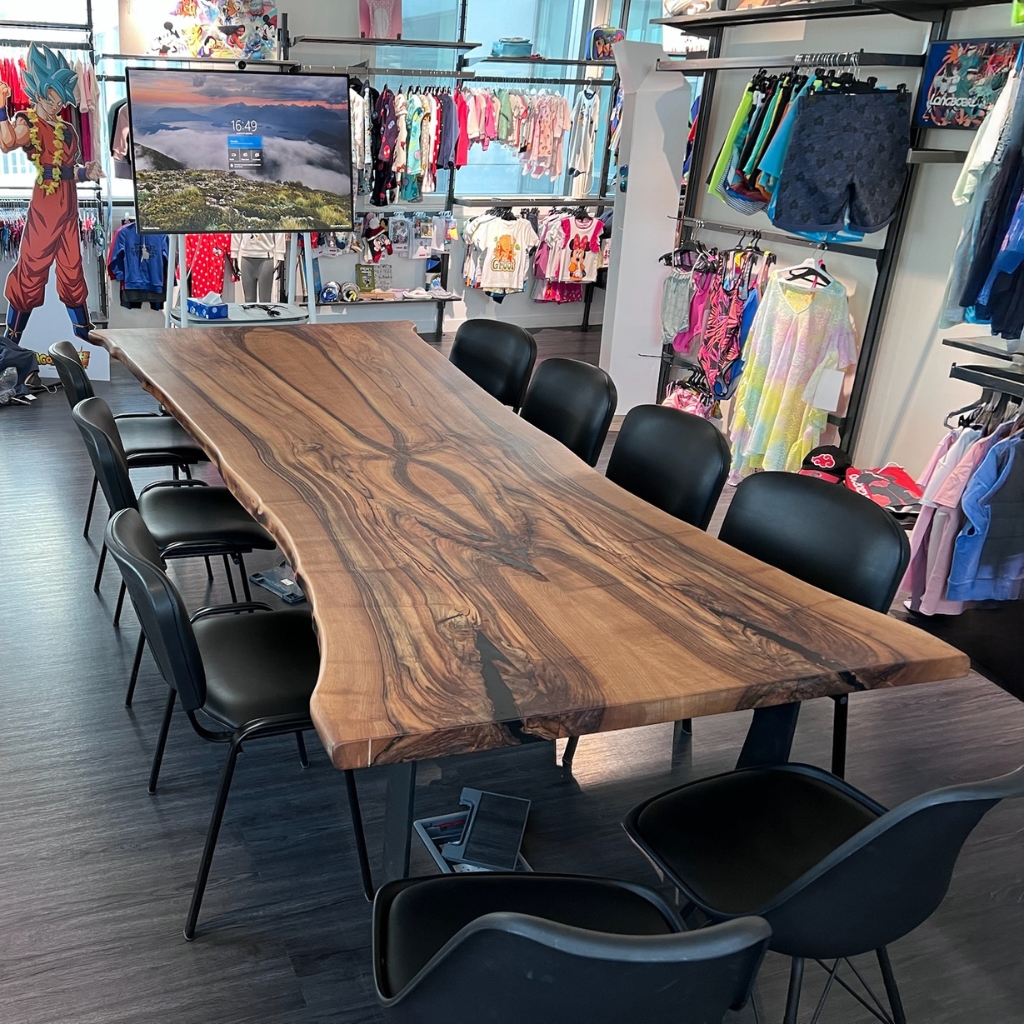 Table en noyer massif français – Image 2