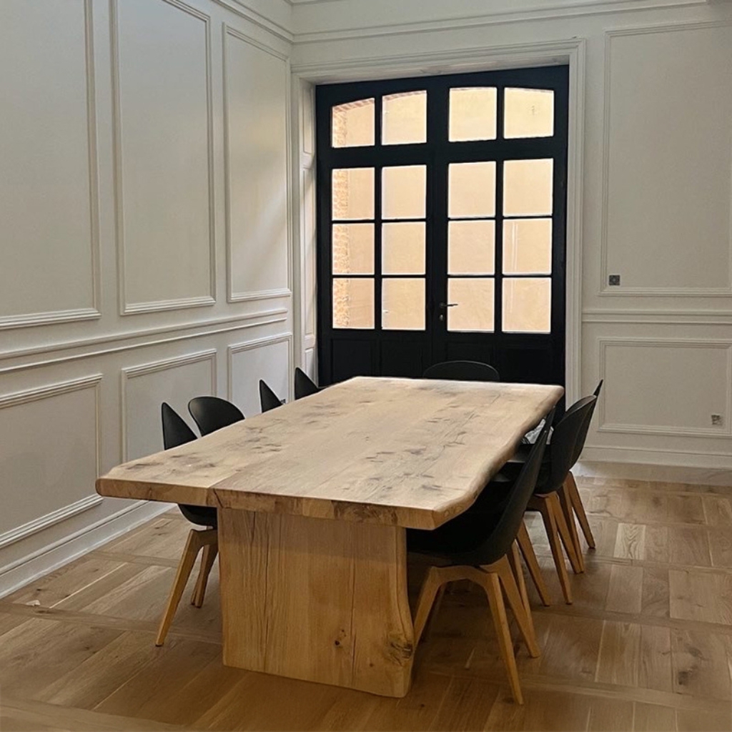 Table familiale en chêne massif français